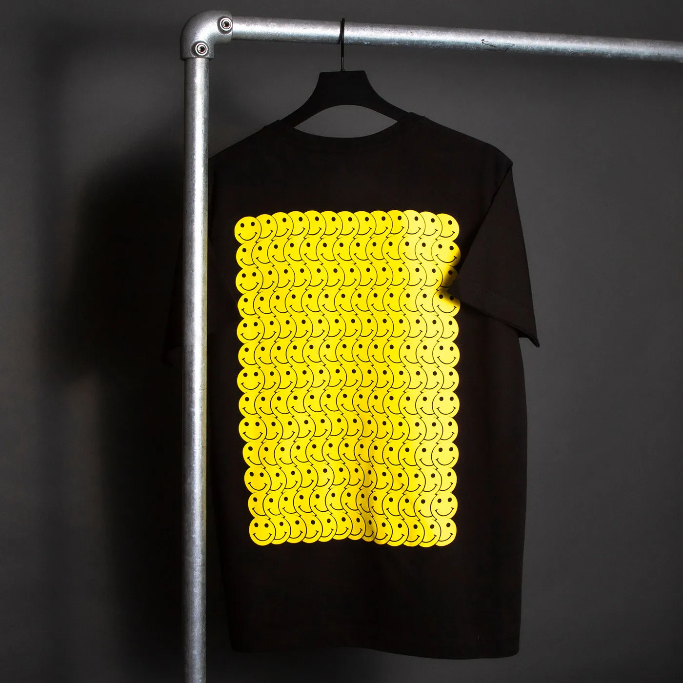 Smiley Trail - Heavy Tshirt - Black