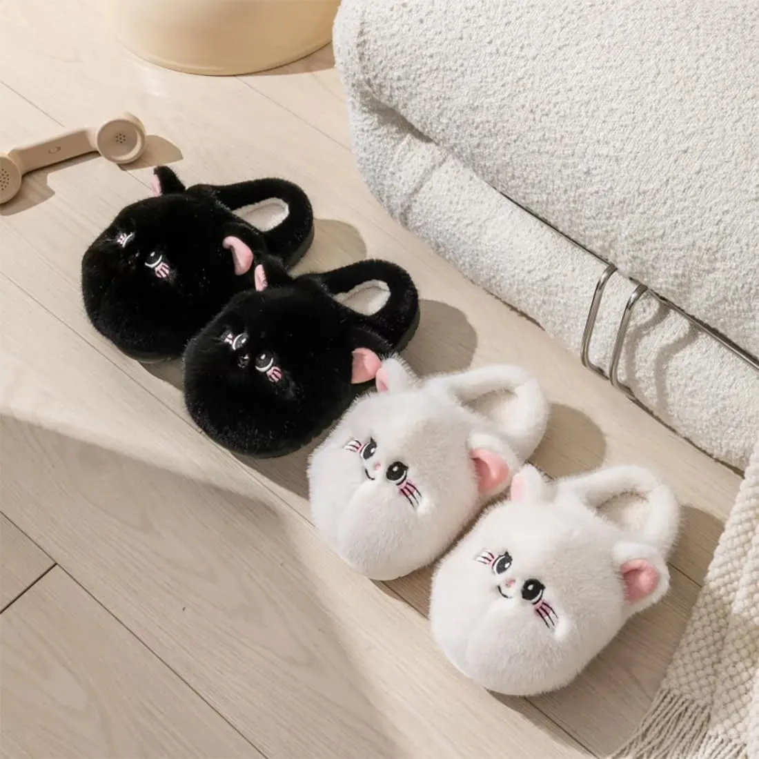 Women's Cute Cat Slippers, Comfortable Plush Warm One Size Slippers, White