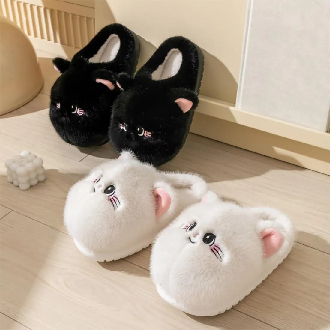 Women's Cute Cat Slippers, Comfortable Plush Warm One Size Slippers, White